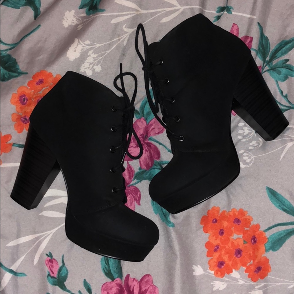 Black lace up platform boots